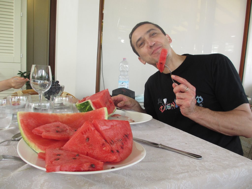 There is only one size of watermelon portion - LARGE